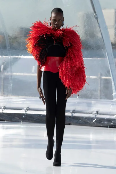 Look 12